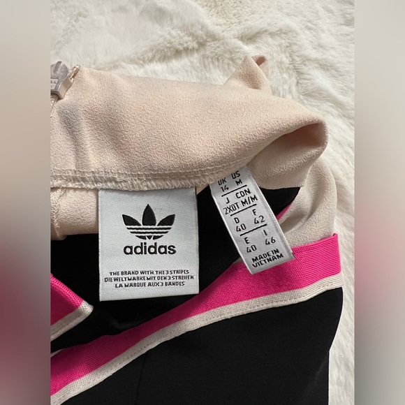 ADIDAS SCUBA TEE, WOMEN, MEDIUM - Picture 6 of 6